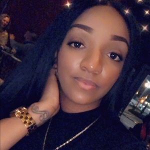 Meet your Posher, Anika